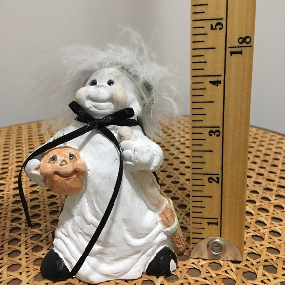 1994 Kristin Cast Art Halloween Witch Figurine Pumpkin Broom - Picture 10 of 11